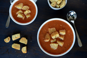 soupe à la tomate-ail 