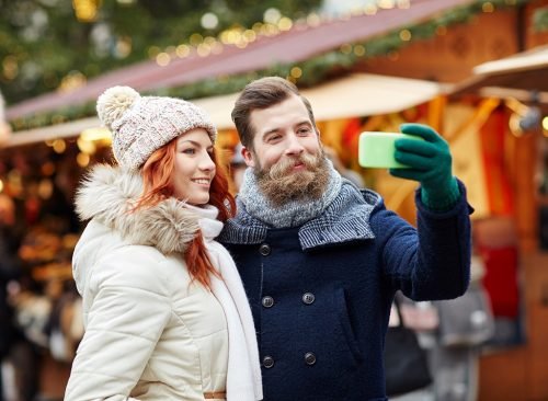 couple en hiver selfie