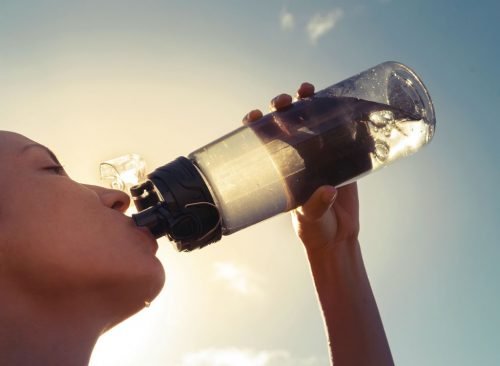 Bouteille d'eau potable femme