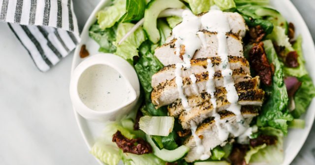 Combien de calories a la vinaigrette ranch?