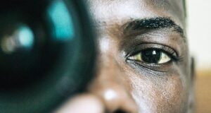 Ce qu'il faut savoir sur les lentilles sclérales pour les yeux secs
